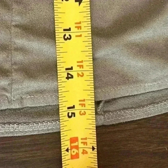 Brandy Melville Made In Italy 15” Skirt. Pull on. Tan. Women’s Size Small. - Picture 6 of 8